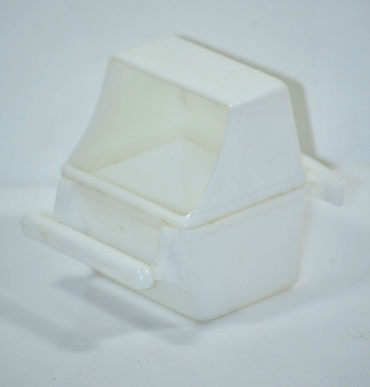 EP Hooded Bird Feeder-Feeding Dishes & Accessories-Parrot Supplies Australia